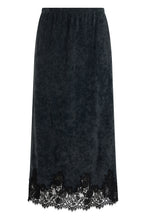 Load image into Gallery viewer, Long skirt with lace details