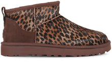 Load image into Gallery viewer, Classic Ultra Mini Caspian boots
