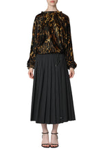 Load image into Gallery viewer, Dabia velvet blouse