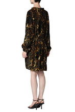 Load image into Gallery viewer, Lassie velvet dress