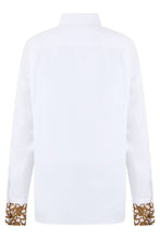 Load image into Gallery viewer, Shirt with floral embroidery