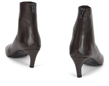 Load image into Gallery viewer, Ankle boots with heels