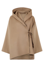 Load image into Gallery viewer, Short coat in wool and cashmere