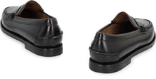 Load image into Gallery viewer, Classic Dan moccasins in leather