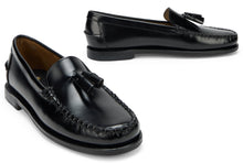 Load image into Gallery viewer, Leather moccasins