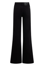 Load image into Gallery viewer, Bell-bottom jeans in elastic denim