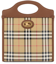 Load image into Gallery viewer, Pocket tartan bag