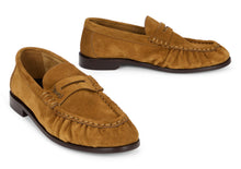 Load image into Gallery viewer, Suede loafers