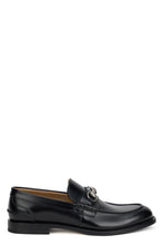 Load image into Gallery viewer, Leather loafer with clasp