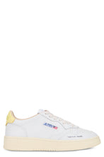 Load image into Gallery viewer, Low-top sneakers Medalist in leather