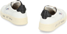 Load image into Gallery viewer, Medalist low-top sneakers
