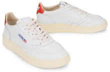 Load image into Gallery viewer, Low-top sneakers Medalist in leather