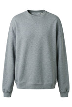 Load image into Gallery viewer, Sweatshirt with logo on the back