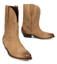 Load image into Gallery viewer, Cowboy boots
