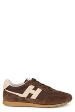 Load image into Gallery viewer, Sneakers with logo