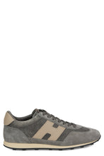 Load image into Gallery viewer, Sports shoe with details