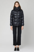 Load image into Gallery viewer, Douro short down jacket