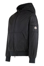 Load image into Gallery viewer, Short padded jacket with hood Poiliot
