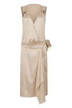 Load image into Gallery viewer, Midi dress in satin
