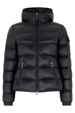 Load image into Gallery viewer, Puffer jacket with hood and zipper