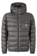 Load image into Gallery viewer, Padded jacket with hood