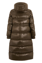 Load image into Gallery viewer, Puffer with hood