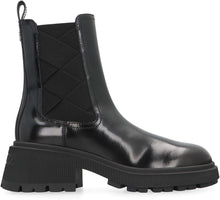 Load image into Gallery viewer, Louri ankle boots in leather
