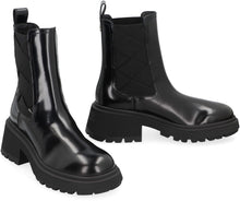 Load image into Gallery viewer, Louri ankle boots in leather