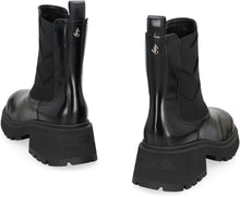 Load image into Gallery viewer, Louri ankle boots in leather