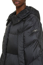 Load image into Gallery viewer, Reila padded cape
