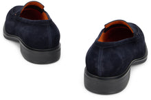 Load image into Gallery viewer, Suede loafers