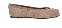 Load image into Gallery viewer, Tabi ballerinas in suede