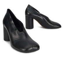 Load image into Gallery viewer, Anatomic Court shoes in nappa