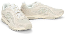 Load image into Gallery viewer, Unisex sneaker 204L in mesh
