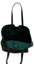 Load image into Gallery viewer, Elegant tote bag with paisley pattern