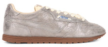 Load image into Gallery viewer, Low laced sneakers
