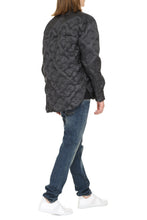 Load image into Gallery viewer, Snap button fastening down jacket
