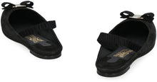 Load image into Gallery viewer, Varina suede slippers
