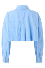 Load image into Gallery viewer, Cropped Shirt with Pearls
