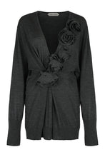 Load image into Gallery viewer, Sweater in merino wool with floral embroidery
