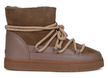 Load image into Gallery viewer, Snow boots with laces
