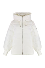 Load image into Gallery viewer, Crusca Hooded short down jacket
