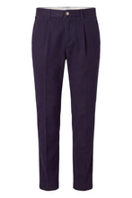 Load image into Gallery viewer, Slim fit chinos
