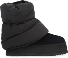 Load image into Gallery viewer, Classic Mini Dipper Ankle boots
