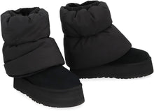 Load image into Gallery viewer, Classic Mini Dipper Ankle boots
