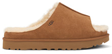 Load image into Gallery viewer, Greenport slippers in sheepskin
