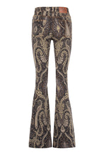Load image into Gallery viewer, Printed flared jeans
