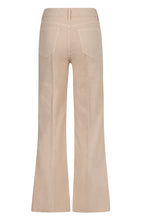 Load image into Gallery viewer, High-rise flared jeans

