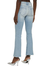 Load image into Gallery viewer, The Weekender Fray 5-pocket jeans
