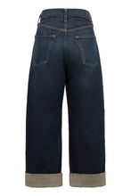Load image into Gallery viewer, Ayla cropped jeans

